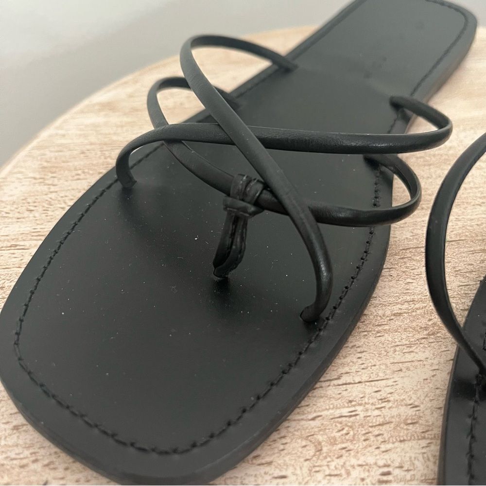 Splendid Black Strappy Flat Sandals - Picture 2 of 6